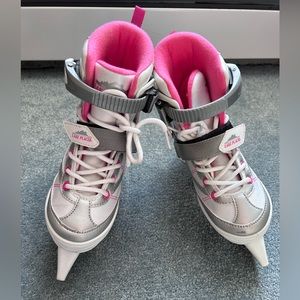 Lake Placid youth Ice Skates size 11-2 never worn.